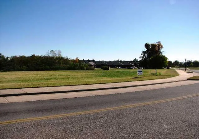 2nd image of 2780 W Park Dr, Paducah, KY 42001 | MLS# 26015464