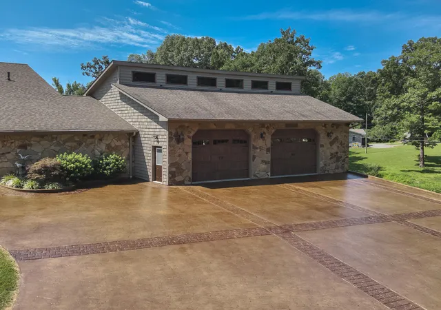 Homes for sale in Benton, KY | 136 Lake Dr, Benton, KY 42025 | MLS# 26016004