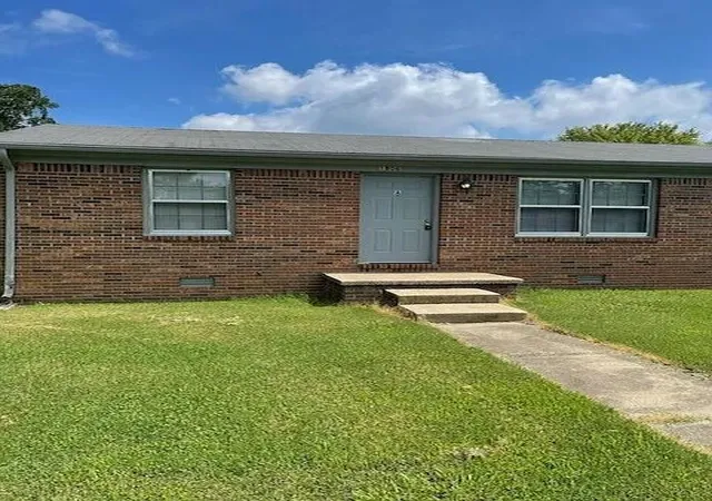 Photo 1 of House for sale at 2000 B Jan Dr, Hopkinsville, KY 42240 | MLS# 26015542 | Listing updated on 2026-06-30