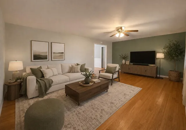 Photo 2 of Single family home for sale at 417 Wayne Dr, Hopkinsville, KY 42240 | MLS# 26015504 | Listing updated on 2026-07-09