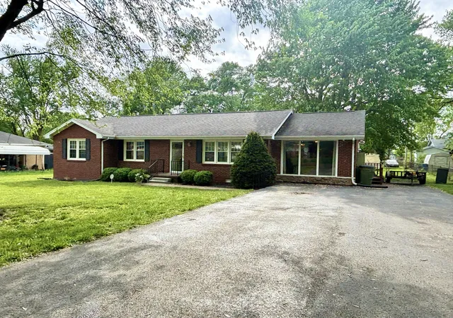Photo 1 of Single family home for sale at 417 Wayne Dr, Hopkinsville, KY 42240 | MLS# 26015504 | Listing updated on 2026-07-09