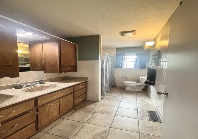 Photo 4 of Single family home for sale at 417 Wayne Dr, Hopkinsville, KY 42240 | MLS# 26015504 | Listing updated on 2026-07-09