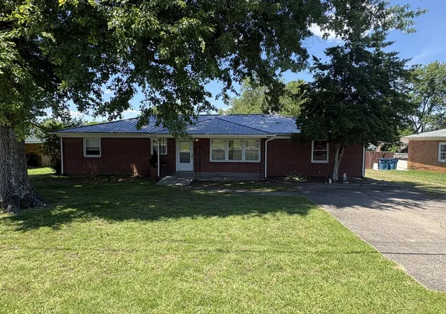 Homes for sale in Mayfield, KY | 603 Central Ave, Mayfield, KY 42066 | MLS# 26016421