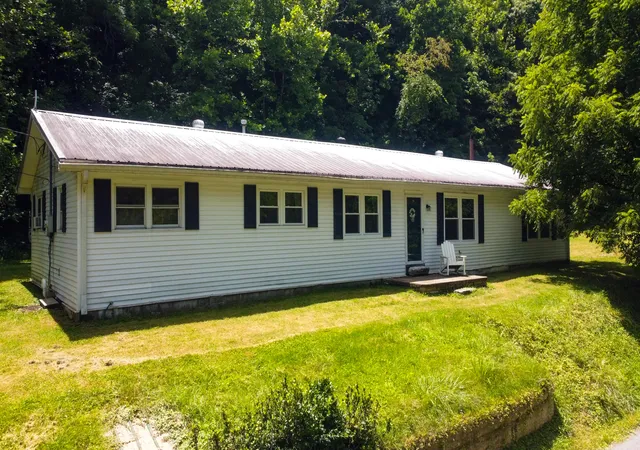 Homes for sale in Versailles, KY | 2290 Shryocks Ferry Rd, Versailles, KY 40383 | MLS# 26015818