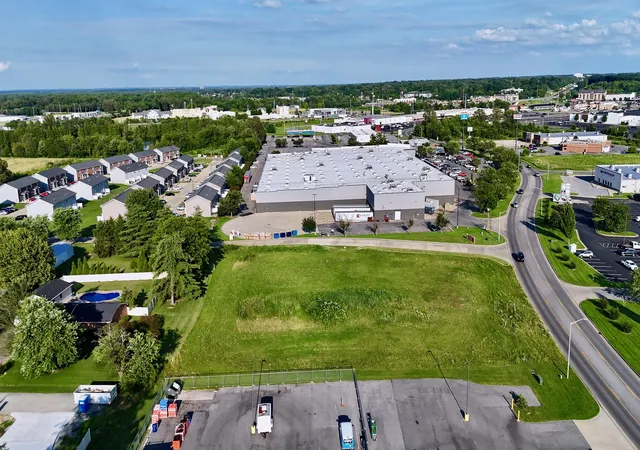 2nd image of 3620 James Sanders Blvd, Paducah, KY 42001 | MLS# 26015477
