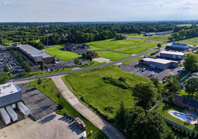 4th image of 3620 James Sanders Blvd, Paducah, KY 42001 | MLS# 26015477