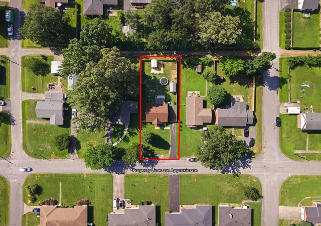 Photo 3 of Single family home for sale at 2420 Clay St, Paducah, KY 42001 | MLS# 26015481 | Listing updated on 2026-07-01