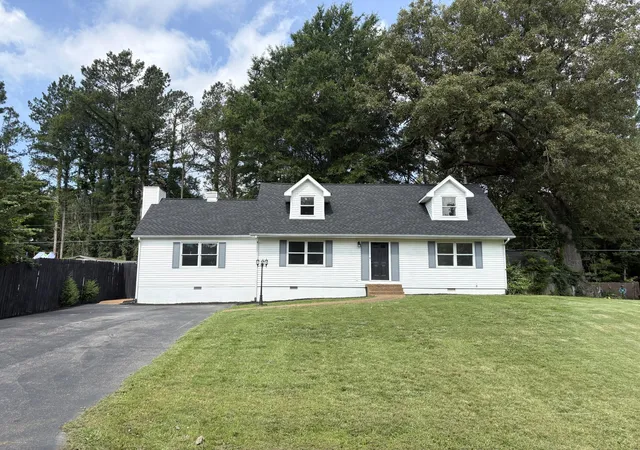 1st image of 6015 Oakhaven Dr, Paducah, KY 42003 | MLS# 26015975