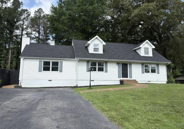 2nd image of 6015 Oakhaven Dr, Paducah, KY 42003 | MLS# 26015975