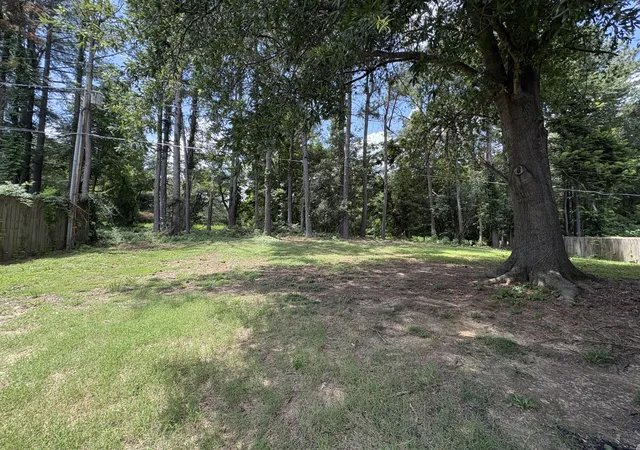 4th image of 6015 Oakhaven Dr, Paducah, KY 42003 | MLS# 26015975