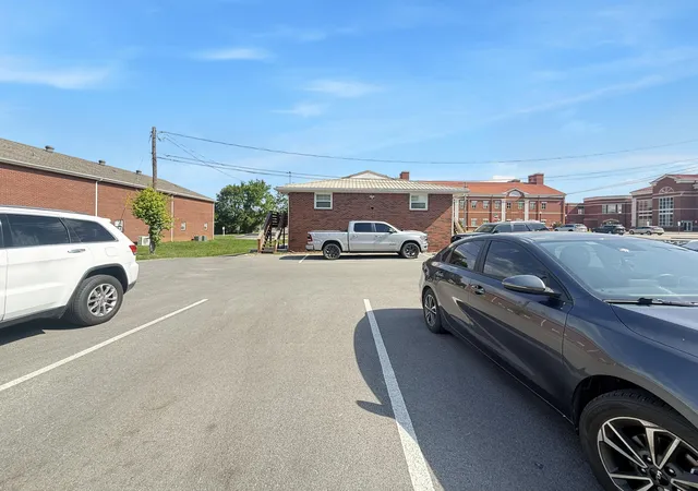 Listing Photo 4 - Condo for sale in building located at 1611 Olive St, Murray, KY 42071
