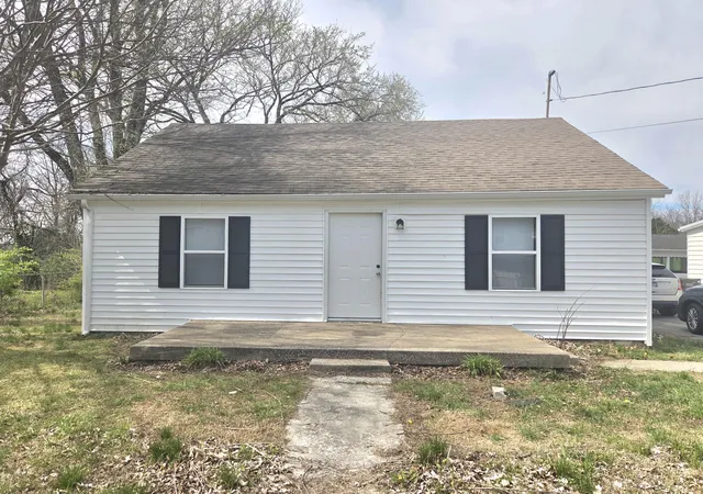 Homes for sale in Hopkinsville, KY | 1303 Phelps Ave, Hopkinsville, KY 42240 | MLS# 26017499