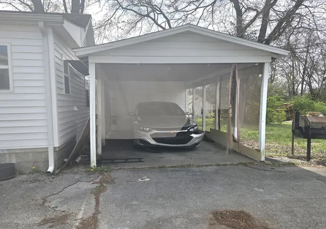 Homes for sale in Hopkinsville, KY | 1303 Phelps Ave, Hopkinsville, KY 42240 | MLS# 26017499