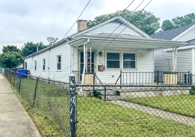 Photo 2 of Single family home for sale at 869 Whitney Ave, Lexington, KY 40508 | MLS# 26020730 | Listing updated on 2026-08-03