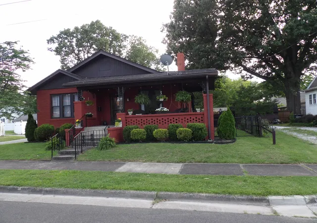 Homes for sale in Paducah, KY | 307 S 25th St, Paducah, KY 42003 | MLS# 26015917