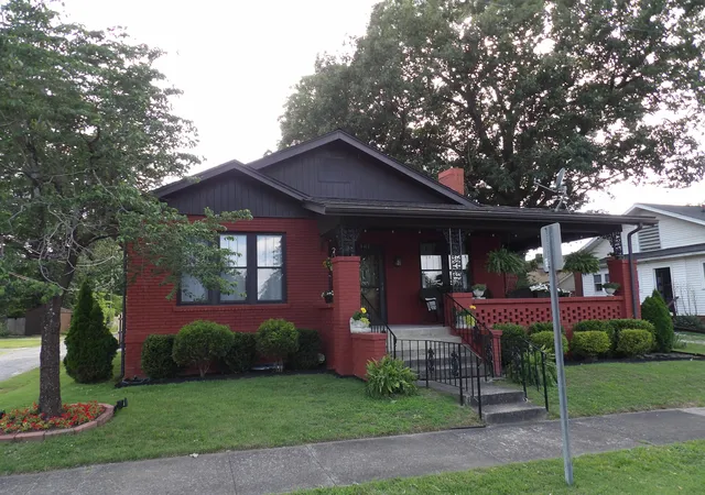 Homes for sale in Paducah, KY | 307 S 25Th St, Paducah, KY 42003 | MLS# 26015917