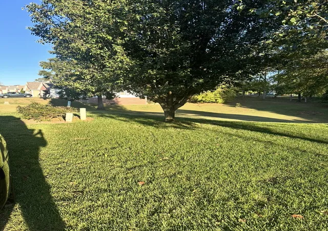 Homes for sale in Cadiz, KY | 18 Fairway Tr, Cadiz, KY 42211 | MLS# 26015769