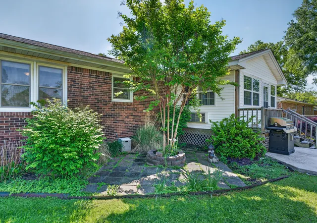 Photo 3 of Single family home for sale at 155 Susan Ln, Paducah, KY 42003 | MLS# 26015512 | Listing updated on 2026-07-29
