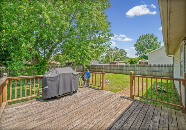 Homes for sale in Hopkinsville, KY | 535 Foxfield Rd, Hopkinsville, KY 42240 | MLS# 26015531