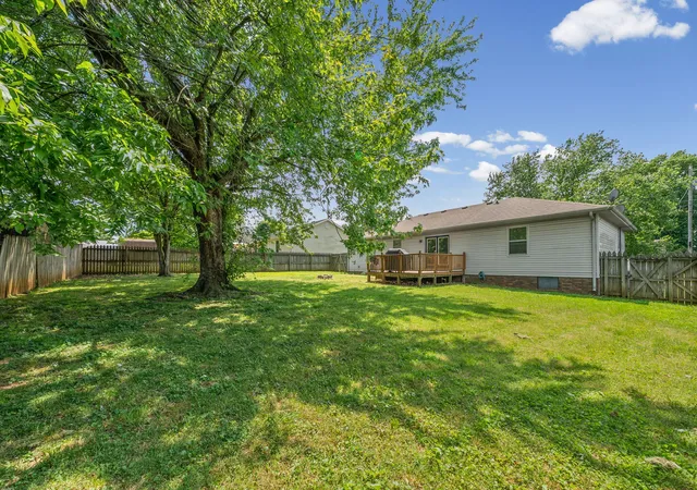Homes for sale in Hopkinsville, KY | 535 Foxfield Rd, Hopkinsville, KY 42240 | MLS# 26015531