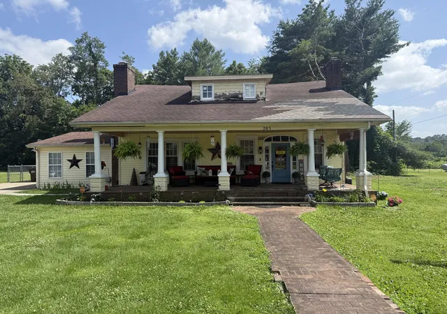 Homes for sale in Crab Orchard, KY | 205 Stanford St, Crab Orchard, KY 40419 | MLS# 26016649