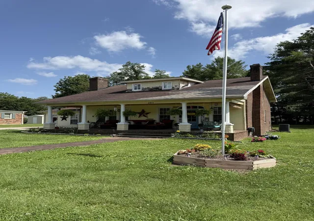 Homes for sale in Crab Orchard, KY | 205 Stanford St, Crab Orchard, KY 40419 | MLS# 26016649