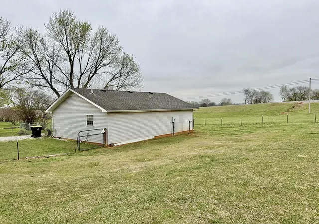 Homes for sale in Hopkinsville, KY | 3781 Memory Ln, Hopkinsville, KY 42240 | MLS# 26015749