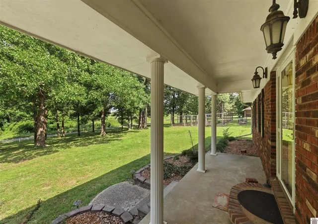Photo 2 of Single family home for sale at 948 Kendall Rd, Mayfield, KY 42066 | MLS# 26015538 | Listing updated on 2026-09-09