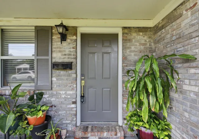 Homes for sale in Frankfort, KY | 105 Sequoyah Trl, Frankfort, KY 40601 | MLS# 26015630