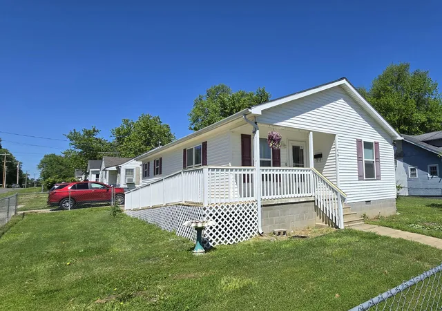 Homes for sale in Mayfield, KY | 701 N 13th St, Mayfield, KY 42066 | MLS# 26015913