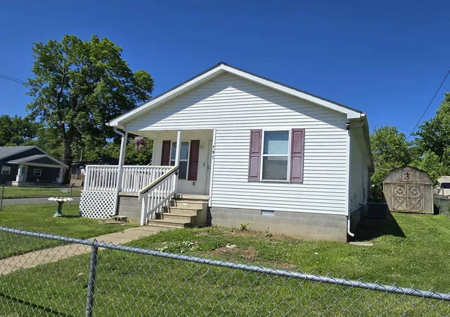 Homes for sale in Mayfield, KY | 701 N 13th St, Mayfield, KY 42066 | MLS# 26015913