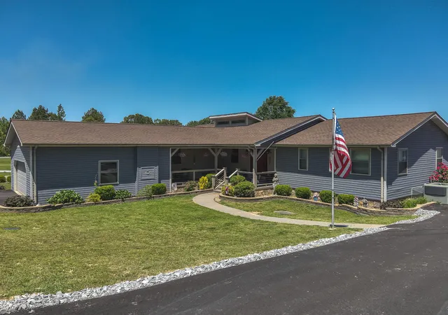 Homes for sale in Benton, KY | 360 Halbrook Ln, Benton, KY 42025 | MLS# 26016772