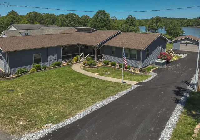 Homes for sale in Benton, KY | 360 Halbrook Ln, Benton, KY 42025 | MLS# 26016772