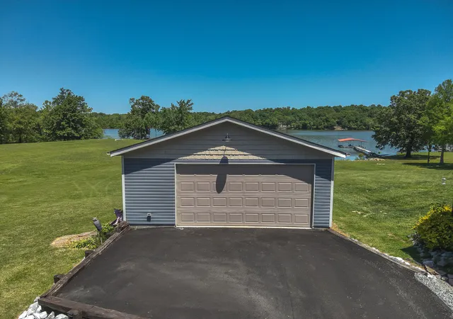 Homes for sale in Benton, KY | 360 Halbrook Ln, Benton, KY 42025 | MLS# 26016772