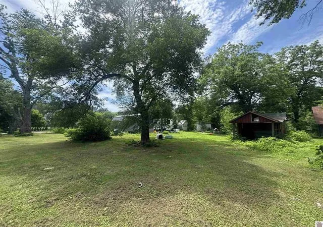 Homes for sale in Mayfield, KY | 414 E State Hwy 1748, Mayfield, KY 42066 | MLS# 26017396