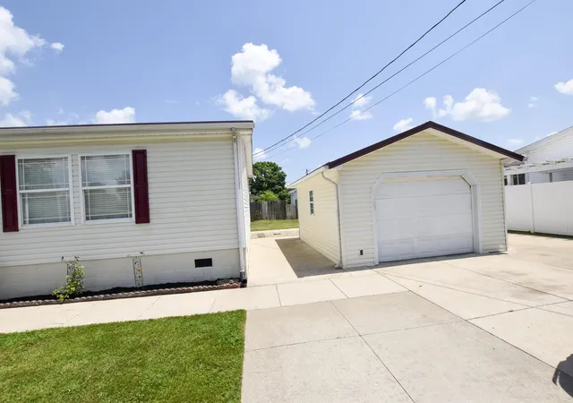 Homes for sale in Grayson, KY | 40 Marigold Ln, Grayson, KY 41143 | MLS# 26015603