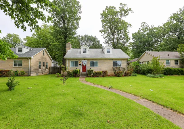 3rd image of 412 Joe Clifton Dr, Paducah, KY 42001 | MLS# 26016659