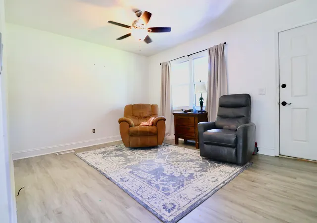 Photo 2 of Sale Pending at 5701 Oakhaven Dr, Paducah, KY 42003 | MLS# 26017203 | Listing updated on 2026-08-28