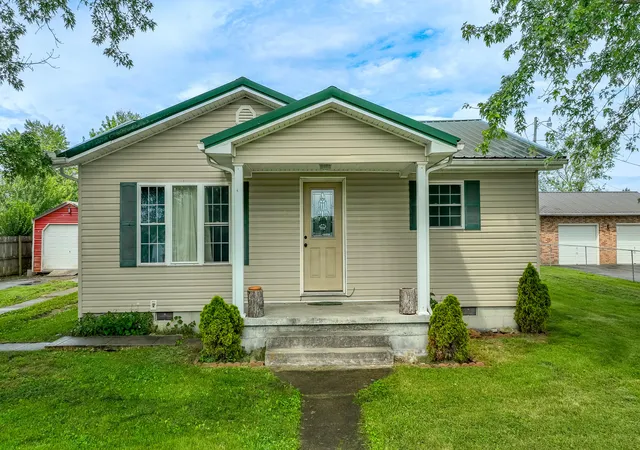 Homes for sale in East Bernstadt, KY | 313 W Hwy 1376, East Bernstadt, KY 40729 | MLS# 26015625