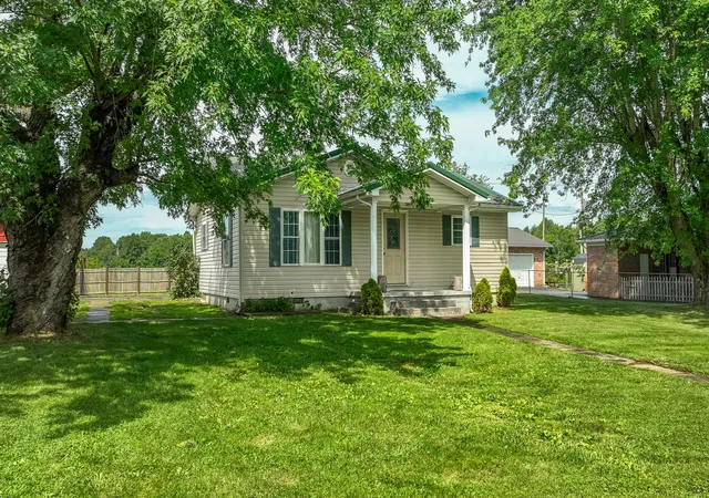 Photo 3 of Single family home for sale at 313 W Highway 1376, East Bernstadt, KY 40729 | MLS# 26015625 | Listing updated on 2026-09-10
