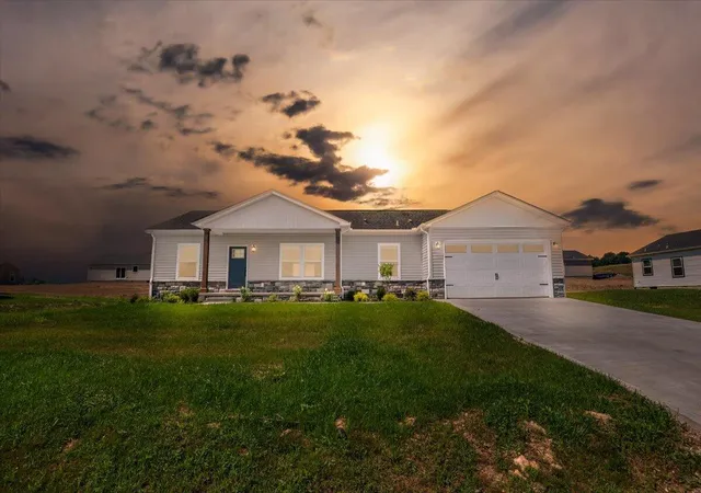 Photo 1 of Single family home for sale at 785 Sam Black Rd, London, KY 40741 | MLS# 26015589 | Listing updated on 2026-08-23