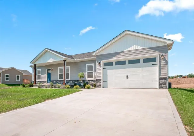 Photo 2 of Single family home for sale at 785 Sam Black Rd, London, KY 40741 | MLS# 26015589 | Listing updated on 2026-08-23