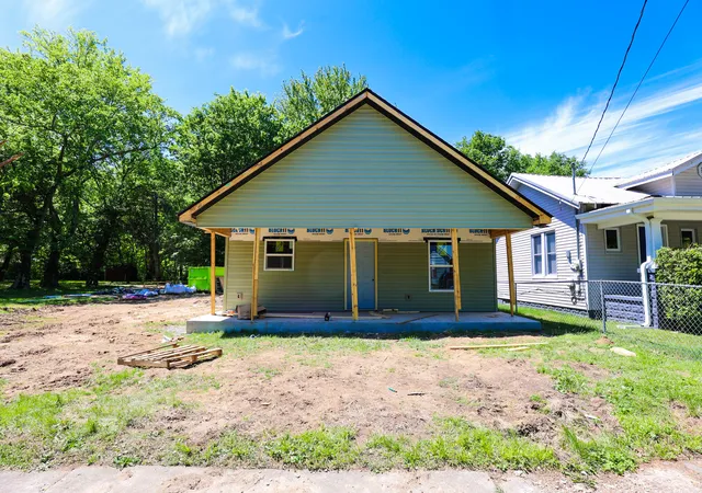 Homes for sale in Paducah, KY | 1207 Salem Ave, Paducah, KY 42001 | MLS# 26016813