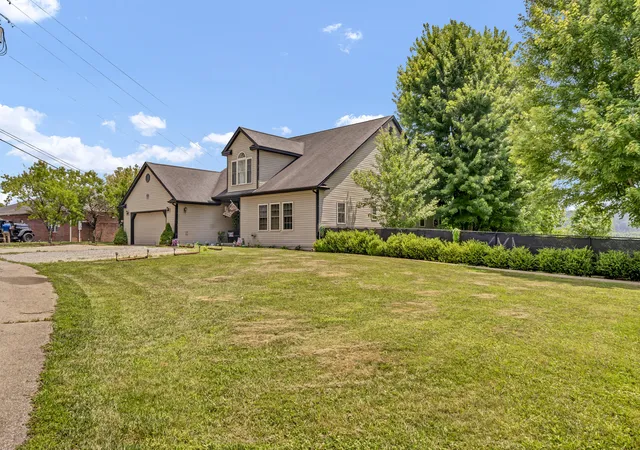 Homes for sale in Morehead, KY | 1235 Hallwood Dr, Morehead, KY 40351 | MLS# 26015651