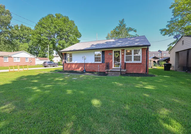 Photo 2 of Sale Pending at 3033 Harrison St, Paducah, KY 42001 | MLS# 26019718 | Listing updated on 2026-09-01