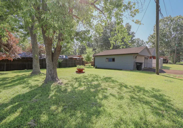 Photo 31 of Sale Pending at 3033 Harrison St, Paducah, KY 42001 | MLS# 26019718 | Listing updated on 2026-09-01