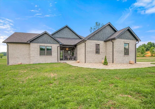 Photo 3 of Single family home for sale at 43 Cedar Ridge Dr, London, KY 40744 | MLS# 26015605 | Listing updated on 2026-09-01