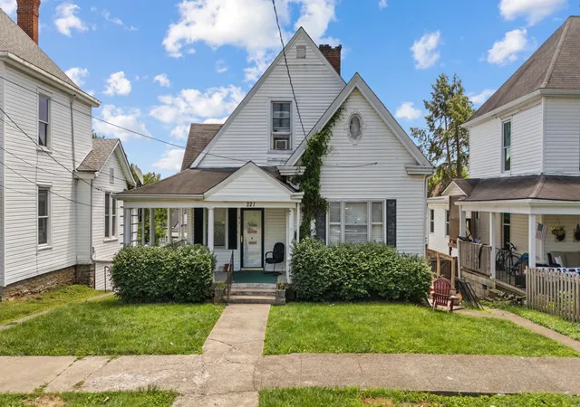 Homes for sale in Winchester, KY | 221 S Highland St, Winchester, KY 40391 | MLS# 26015897