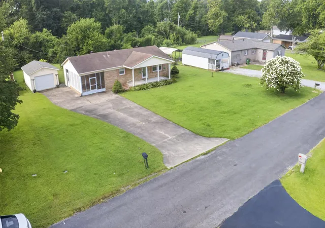 Homes for sale in Mayfield, KY | 135 Southern Hts, Mayfield, KY 42066 | MLS# 26017517