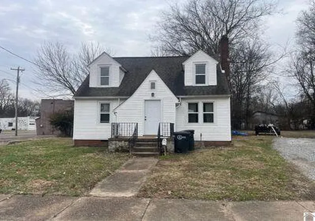 Photo 1 of Single family home for sale at 612 Elizabeth St, Paducah, KY 42003 | MLS# 26016391 | Listing updated on 2026-09-14